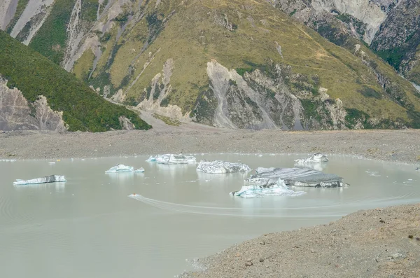 Tasman Glacier Terminal Lake na Ilha Sul da Nova Zelândia . — Fotografia de Stock