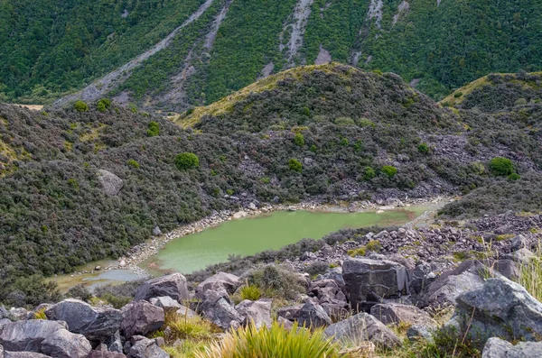 Blue Lake bij Tasman vallei lopen Track, Nieuw-Zeeland — Stockfoto