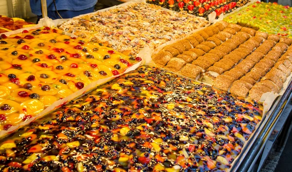 A variety of cakes selling on the cake stall. — Φωτογραφία Αρχείου