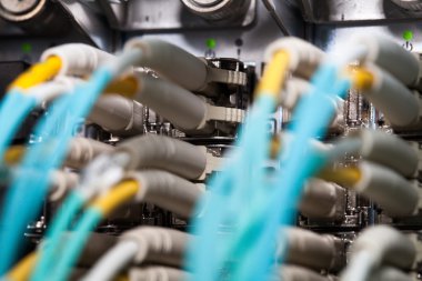 Artıklık fiber optik bağlantıların veri merkezi bulut Hizmetleri için sunucu