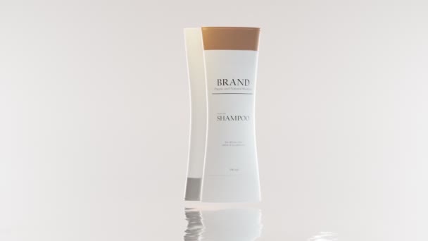 Реалістичний 3D рекламний банер косметики, пластикова пляшка шампуню-кондиціонера. Продукти в елегантній білій упаковці з золотою срібною шапочкою на ізольованому фоні, догляд за волоссям, дизайн упаковки для реклами — стокове відео