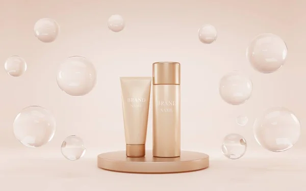透明な水のある表彰台の化粧品ボトルは、ベージュの背景モックアップバナーにドロップします。ゴールドラウンドステージ、製品広告ディスプレイ上の皮膚のファンデーションチューブやbbクリームを構成します。現実的な3Dイラスト — ストック写真