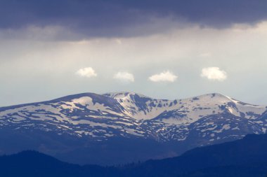 Kar en yüksek dağ manzaralı