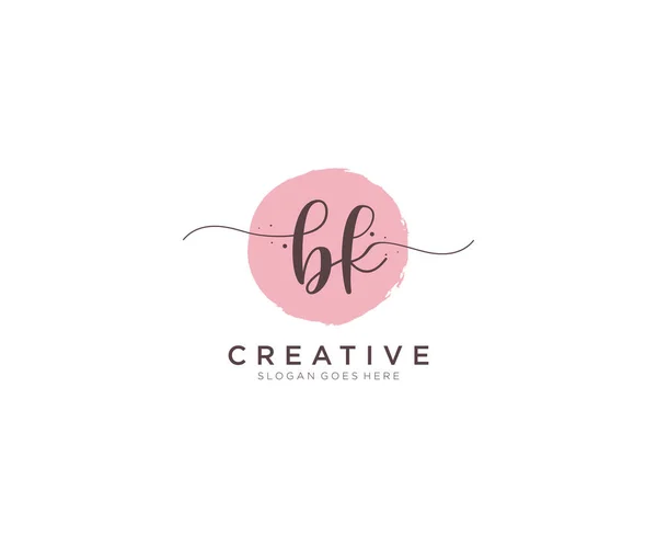 Logo Monogram Kecantikan Feminine Dan Desain Logo Yang Elegan Logo - Stok Vektor