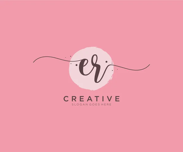 Feminine Logo Beauty Monogram Elegant Logo Design Handwriting Logo Initial — Stock Vector