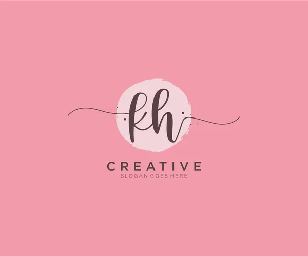 Feminine Logo Beauty Monogram Elegant Logo Design Handwriting Logo Initial — Stock Vector