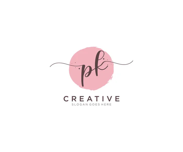 Feminine Logo Beauty Monogram Elegant Logo Design Handwriting Logo Initial — Vector de stock