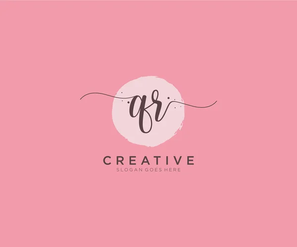 Feminine Logo Beauty Monogram Elegant Logo Design Handwriting Logo Initial — Stock Vector