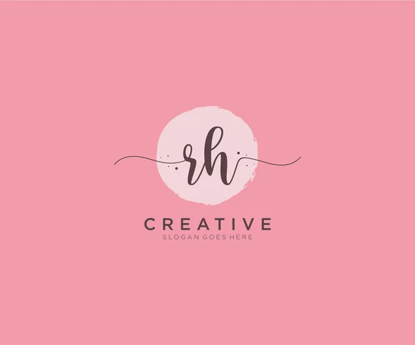 Feminine Logo Belleza Monograma Elegante Diseño Del Logotipo Logotipo Escritura — Vector de stock