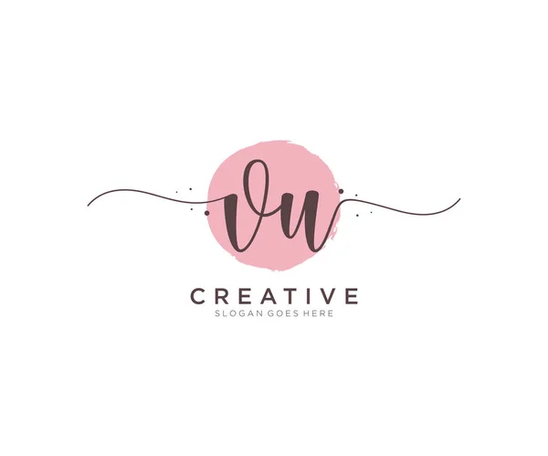 Feminine Logo Beauty Monogram Elegant Logo Design Handwriting Logo Initial — Vector de stock