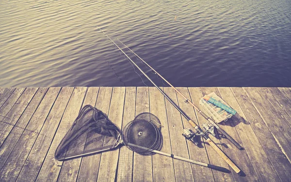 Equipamento de pesca vintage tonificado . — Fotografia de Stock