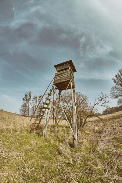 Fisheye lens photo of a hunting pulpit. — Stock Photo, Image