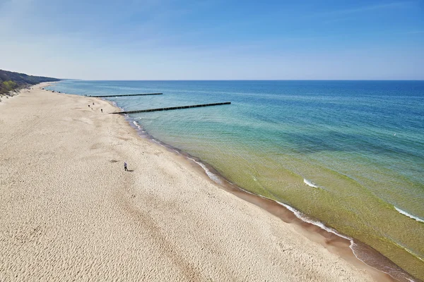 Aerial view of beach in Trzesacz. — Stock Photo, Image
