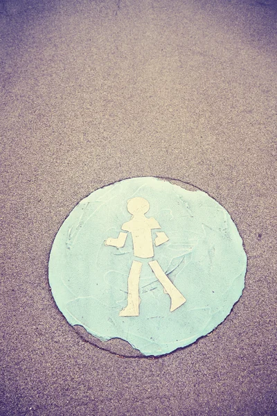 Vintage stonowanych znak ścieżka dla pieszych. — Zdjęcie stockowe