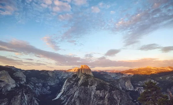 Half Dome Yosemite Ulusal Parkı Abd Manzara Gün Batımı — Stok fotoğraf