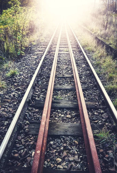 Frente Para Luz Sobre Trilhas Ferroviárias Cor Tonificada Imagem — Fotografia de Stock