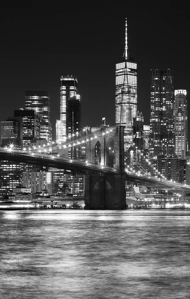 Vista Nocturna Blanco Negro Del Puente Brooklyn Paseo Marítimo Manhattan —  Fotos de Stock