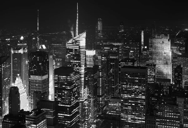 マンハッタン ナイト シティ ニューヨーク市 の黒と白の空中写真 — ストック写真