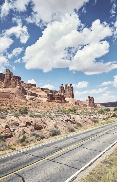 Aussichtsreiche Fahrt Arches National Park Farbtonung Aufgetragen Utah Usa — Stockfoto