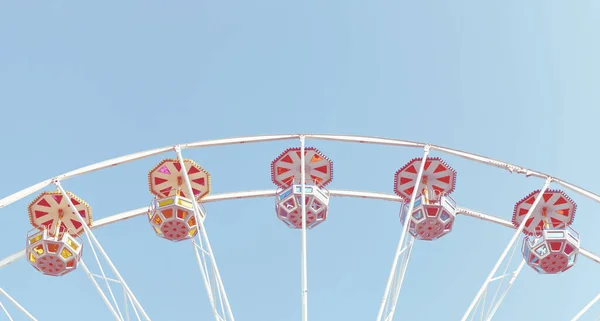Koło Ferris Błękitne Niebo Retro Kolory Tonacji Stosowane — Zdjęcie stockowe