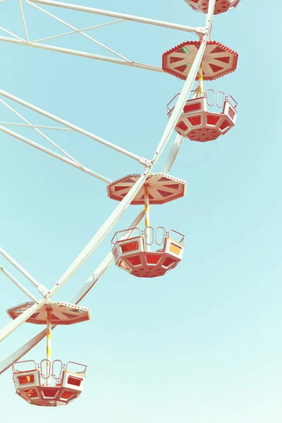 Koło Ferris Błękitne Niebo Retro Kolory Tonacji Stosowane — Zdjęcie stockowe
