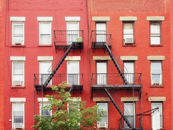 Edifícios Tijolos Vermelhos Antigos Com Fugas Ferro Nova Iorque Eua — Fotografia de Stock