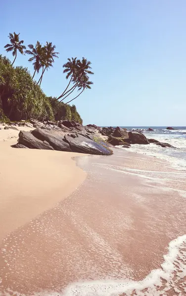 Ampla Praia Tropical Arenosa Belo Dia Ensolarado Tonificação Cor Aplicada — Fotografia de Stock