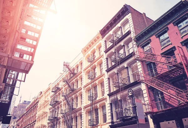New Yorkse Stadsgezicht Met Oude Gebouwen Met Brandtrappen Kleurtoon Toegepast — Stockfoto