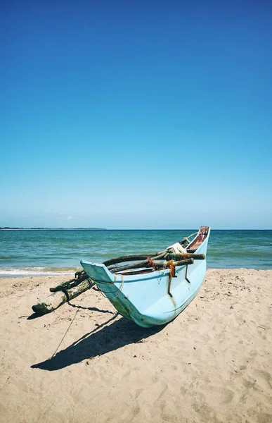 Malý Rybářský Člun Pláži Barevné Tónování Aplikováno Srí Lanka — Stock fotografie