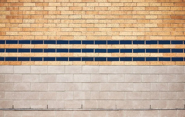 レンガとタイルの壁の背景を構築 — ストック写真