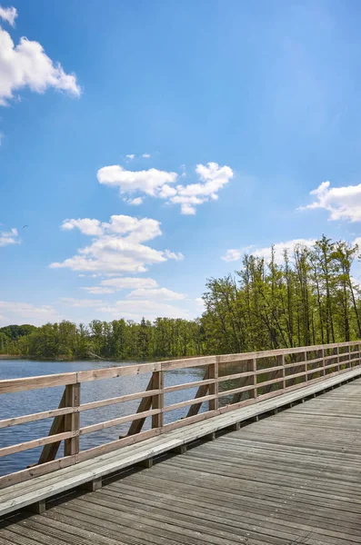 波兰Osiek湖上的木桥 — 图库照片