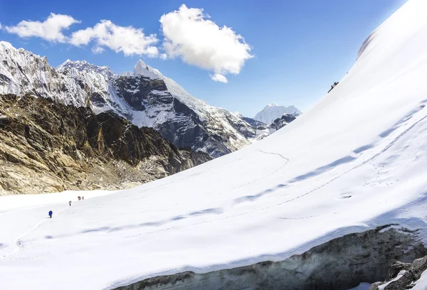 Widok cho la pass, Himalaje w Nepalu. — Zdjęcie stockowe