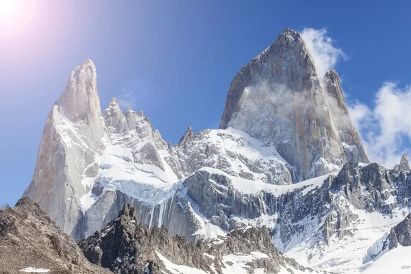 Soleil sur la montagne Fitz Roy, Patagonie en Argentine . — Photo