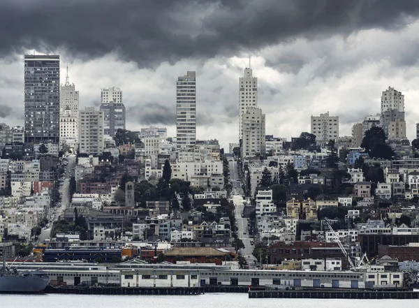 San Francisco Stadt Innenstadt bei regnerischem Wetter, Kalifornien — Stockfoto