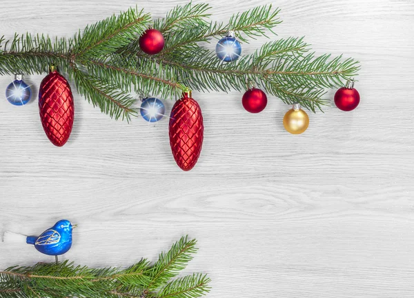 Fondo de Navidad, decoración sobre tabla de madera blanca . —  Fotos de Stock