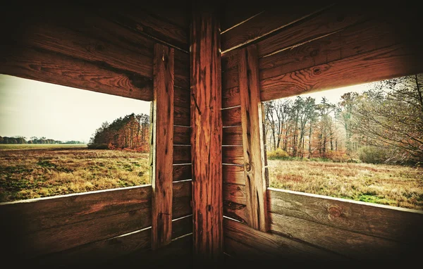 Retro gefilterde interieur van jacht toren in de herfst seizoen. — Stockfoto