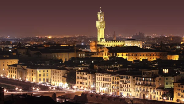 Floransa, İtalya'nın panoramik gece görünümü. — Stok fotoğraf