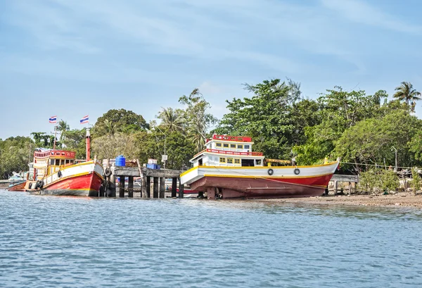 Wooden boats on the river bank, Krabi Province, Thailand. — Stock Photo, Image