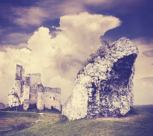 Rock formation and ruins — Stock Photo, Image
