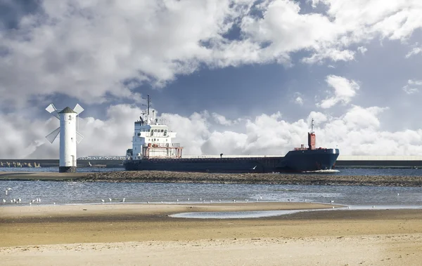 Cargo ship entering port. — Stock Photo, Image