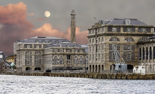 Stone buildings in the port of Plymouth, England. — Stock Photo, Image