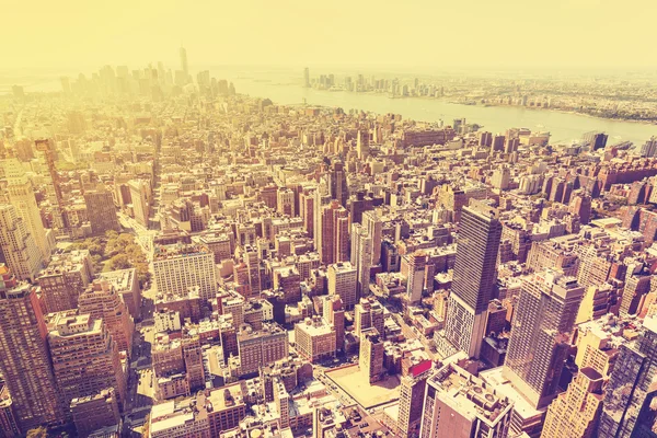 Vintage filtered picture of sunset over Manhattan, USA. — Stock Photo, Image