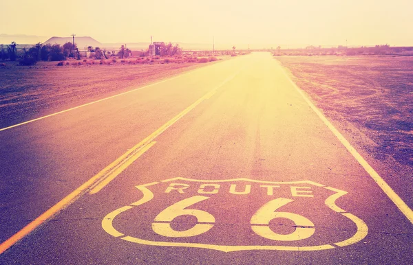 Tramonto filtrato vintage sulla Route 66, California, USA . — Foto Stock