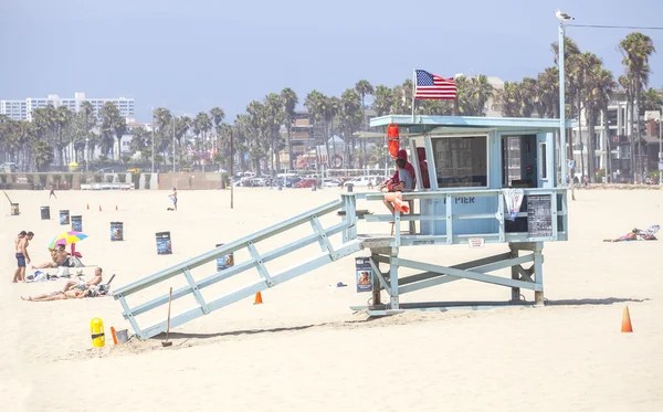 Lifeguard tower in Venice beach. — Stock Photo, Image