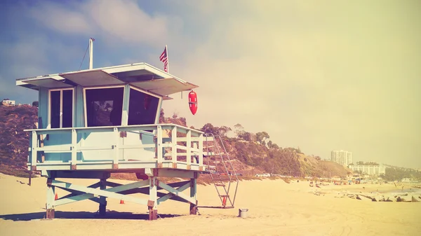 Ретро стилізовані lifeguard вежі в Санта-Моніці на заході, США. — стокове фото