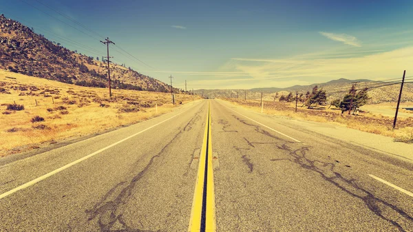 Carretera de campo de estilo de película antigua retro en Estados Unidos . — Foto de Stock