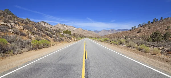 Panoramic country highway in USA, travel adventure concept. — Stock Photo, Image