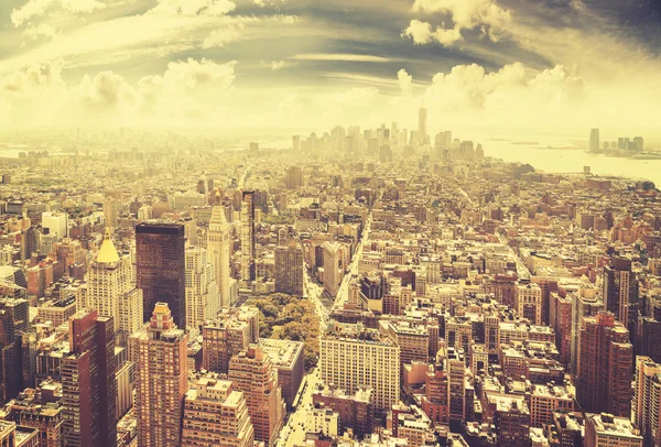 Vintage toned Manhattan skyline, New York City, USA. — Stock Photo, Image