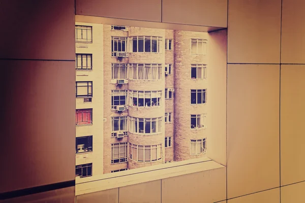 Retro grungy tonade fönster i fönstret, concept bild. — Stockfoto