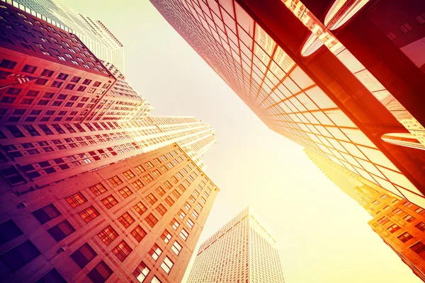 Rascacielos de estilo vintage en Manhattan al atardecer, Nueva York, Estados Unidos . — Foto de Stock